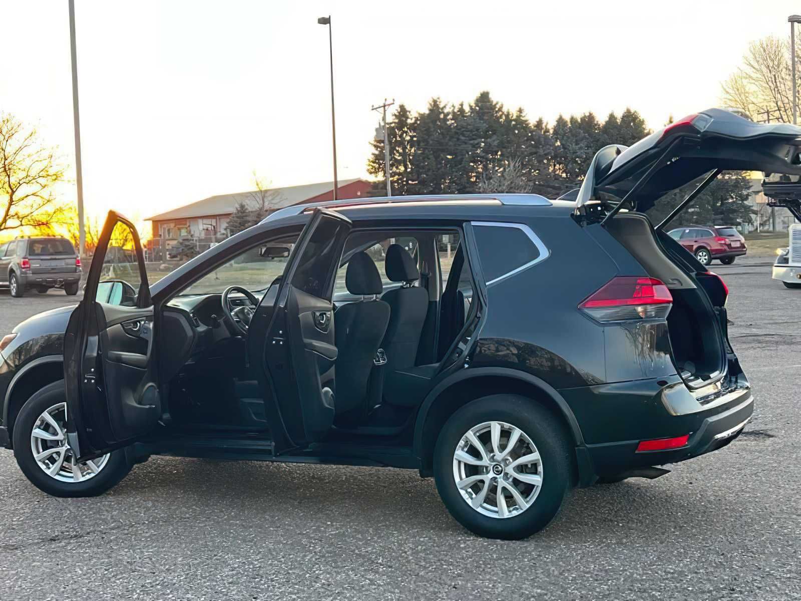 2018 Nissan Rogue SV