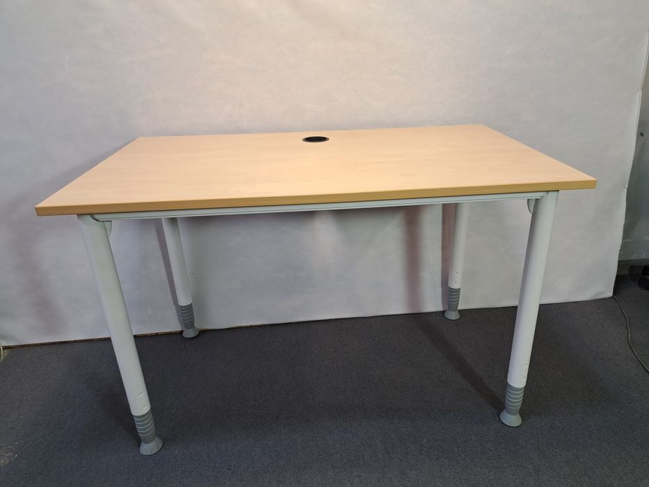 Biurko proste  Kinnarps 120x70 seria One