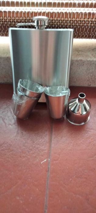 Garrafa de bolso em Aço inoxidável