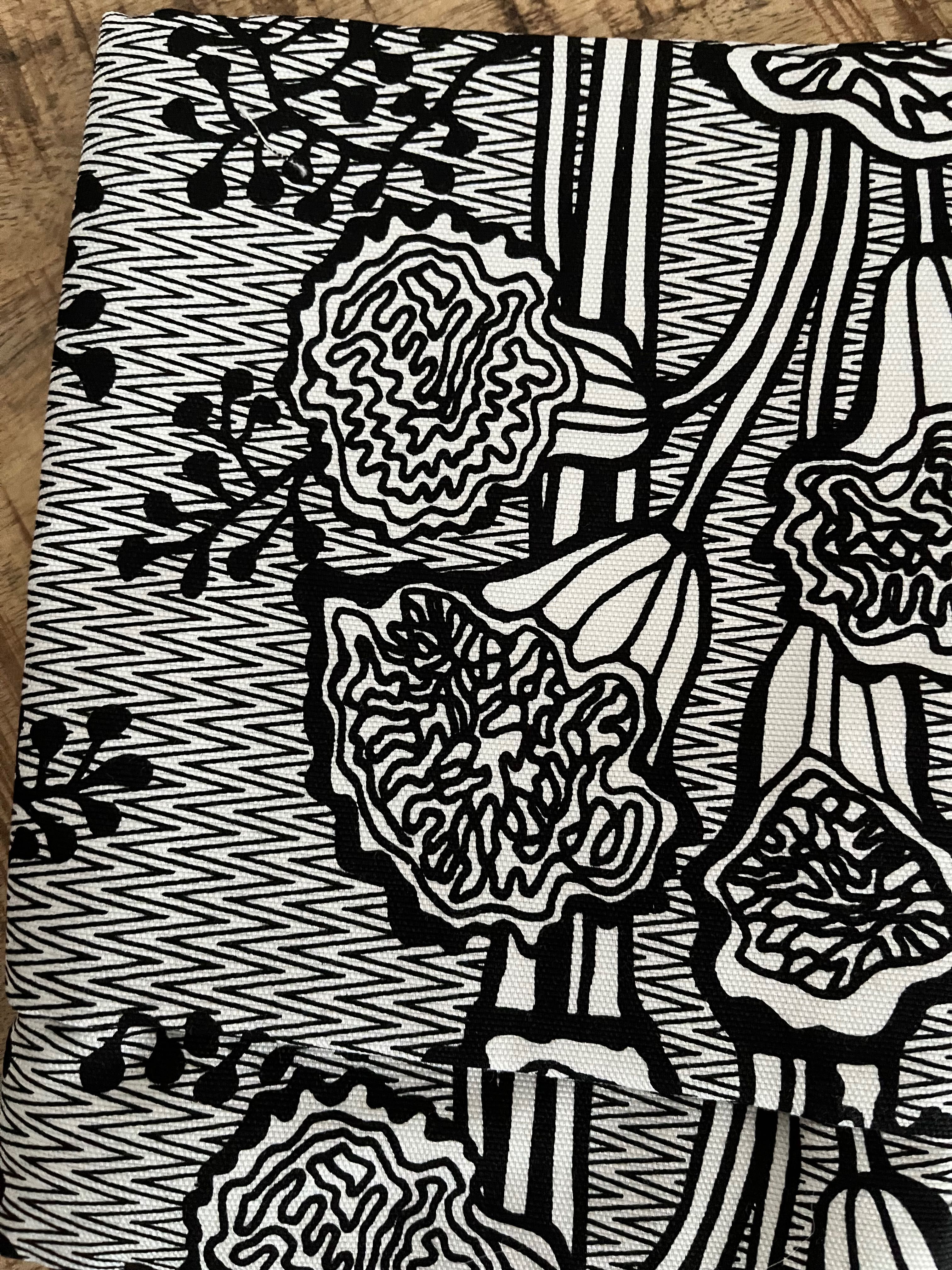 Komplet 2 x Poszewka w kwiaty na poduszkę 49x49 cm