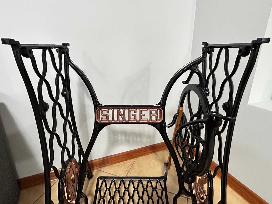 Podstawa - nogi maszyny do szycia SINGER