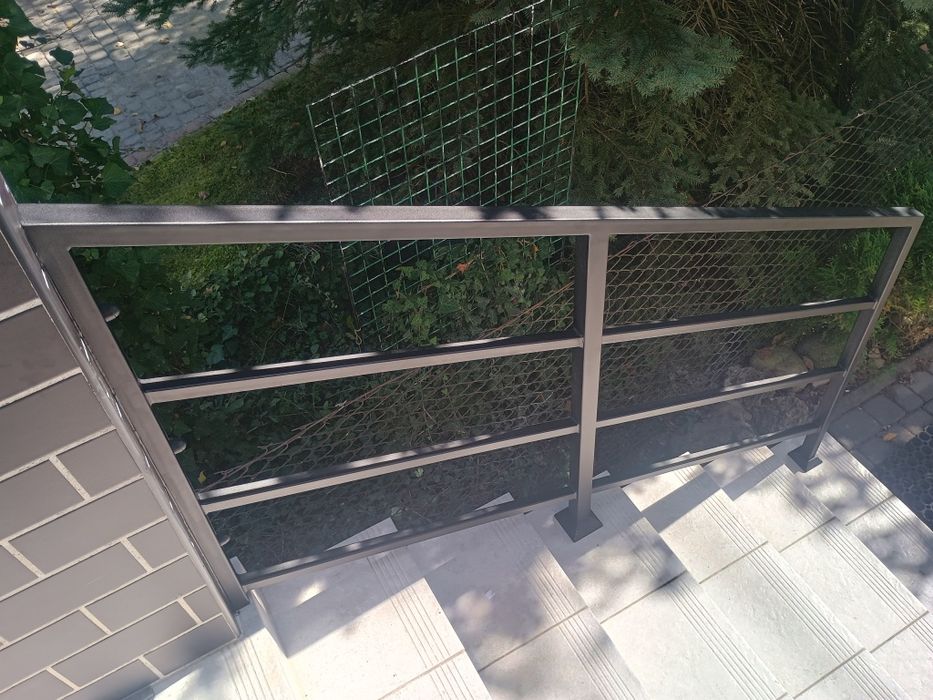 Balustrady balkonowe ,tarasowe i schody.