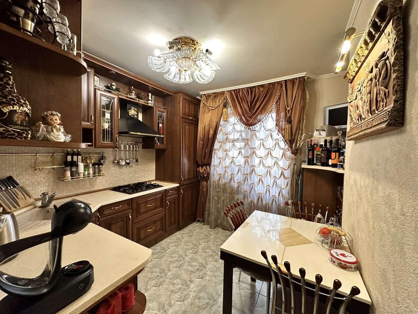 Продається 3-кімнатна квартира в Хмельницькому