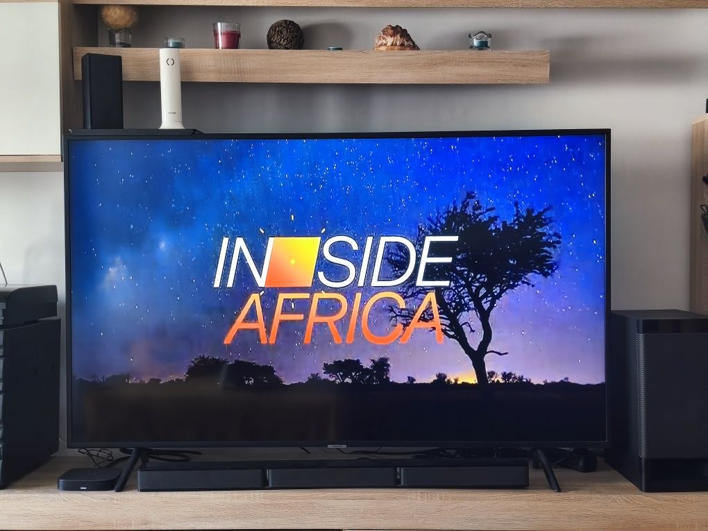 SMARTV Samsung 57" LED UltraHD 4K- UE58NU7105+OFERTA prateleira p/box