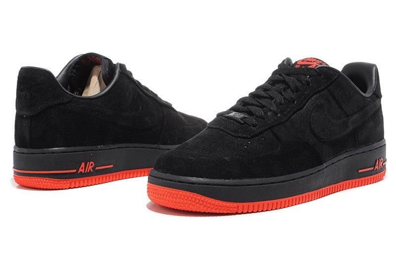 Стильні кросівкм з гатуральної замші nike air force 1