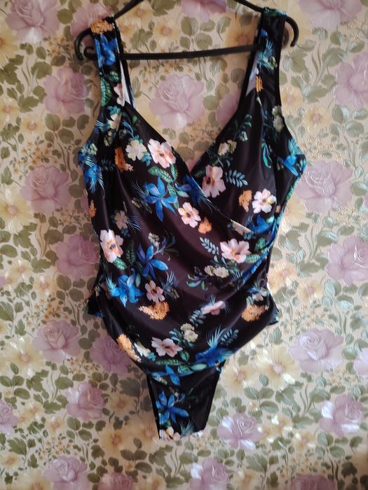 Купальник сдельный большого размера с цветами XXXL с широкими брителям