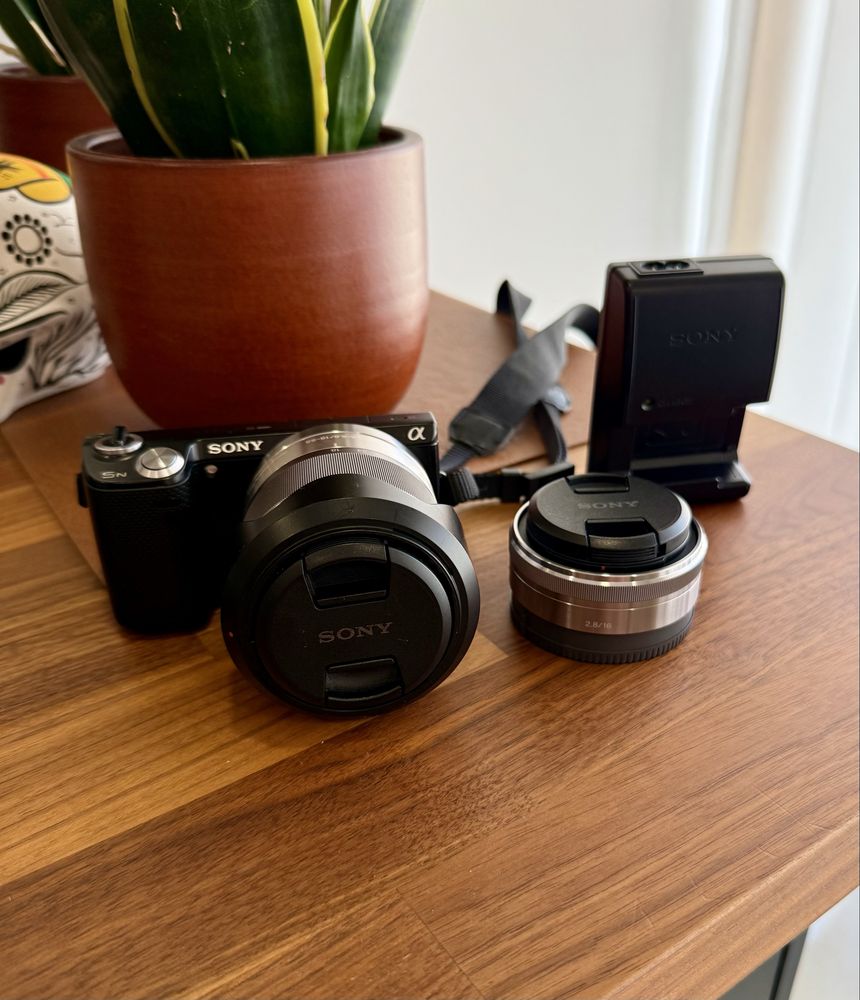 Sony NEX-5N + FE 18-55MM - FE 16MM