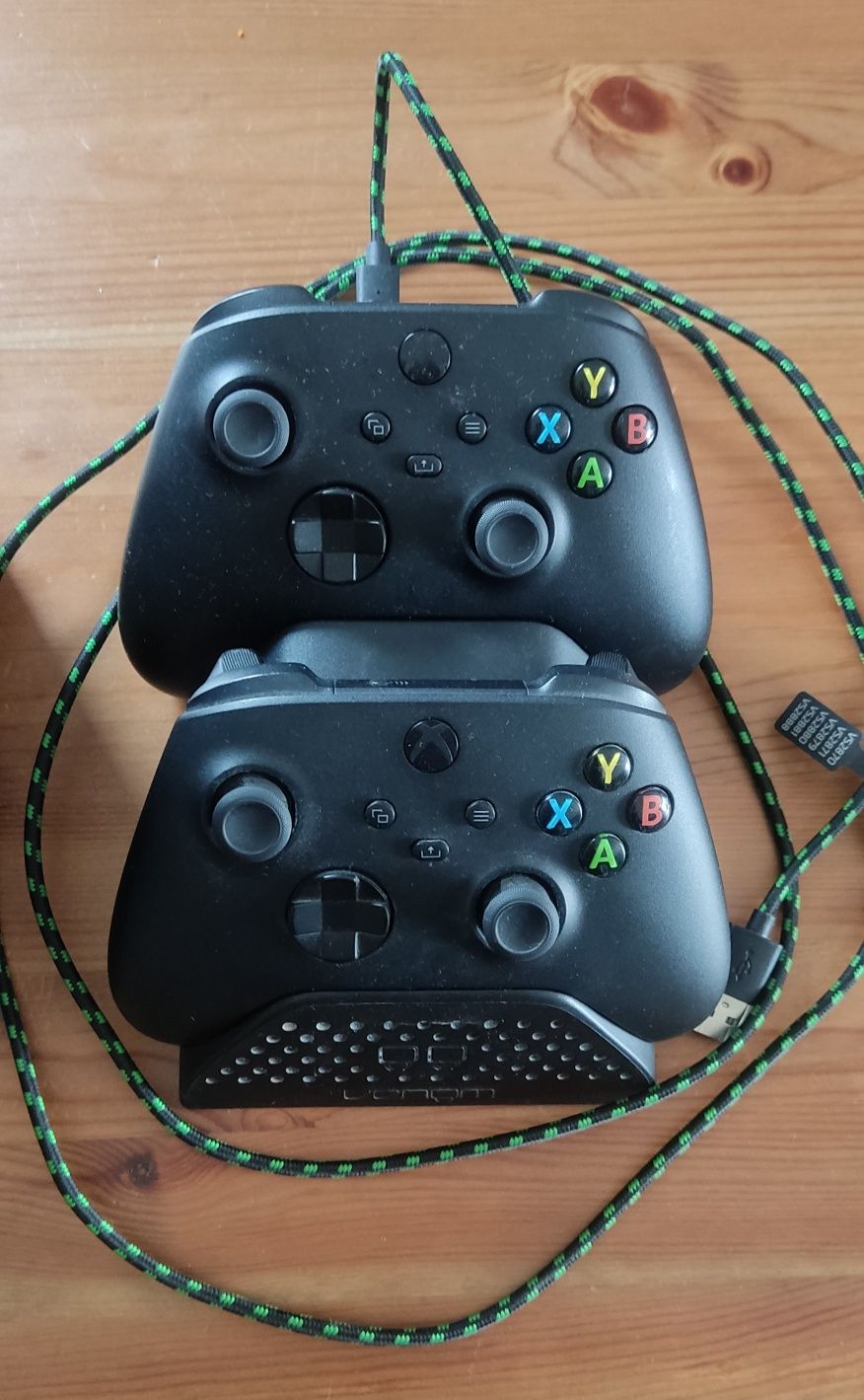Xbox Series X + 2 pady (Hall Effect) + stacja ładująca + 2 gry !