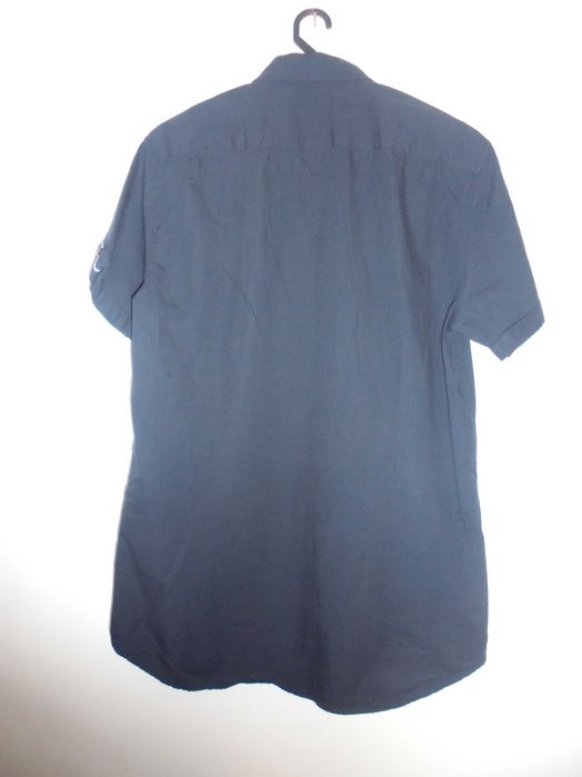camisa de homem cor azul marinho
