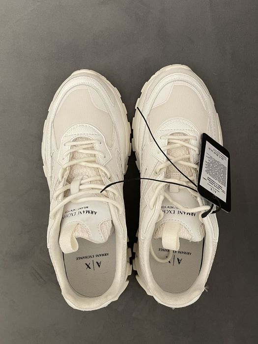 Buty Armani Exchange rozm. 40 XUX159 białe