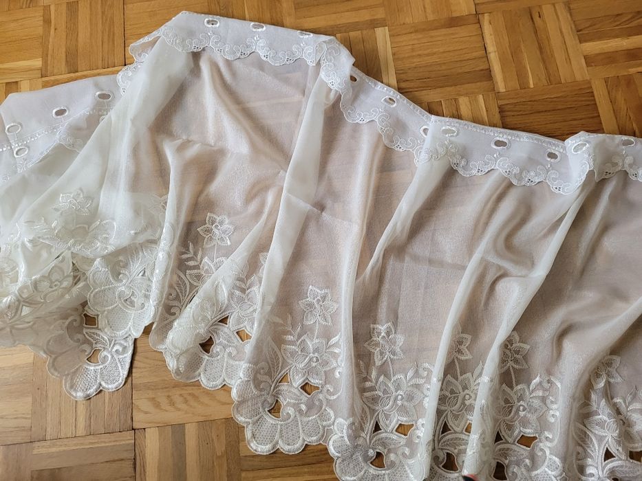 Firanka krótka z gipiurą 290 cm śmietankowa ecru