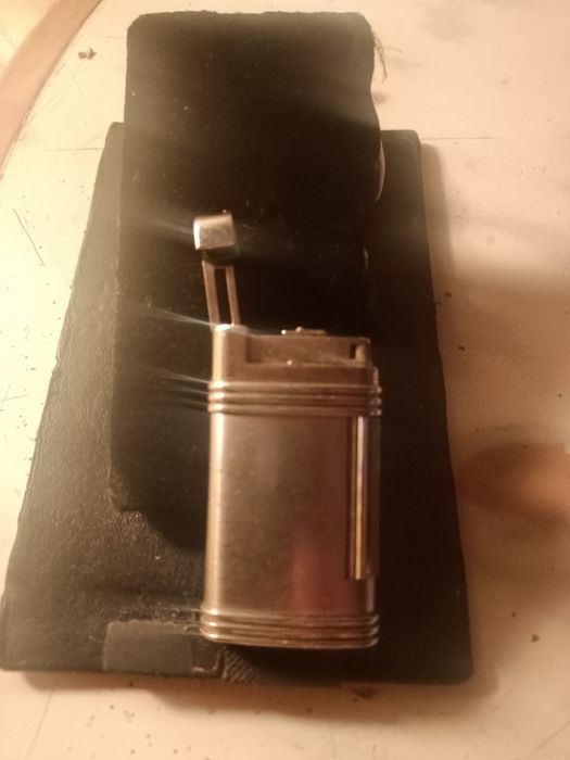 Продам оригинальные зажигалки.