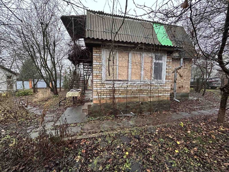 Будинок з ділянкою в с.Забуччя. Бучанський район.