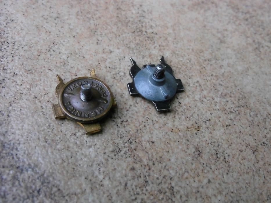 Odznaki srebrna i złota członka ZBoWiD  z nakrętkami - cena za komplet