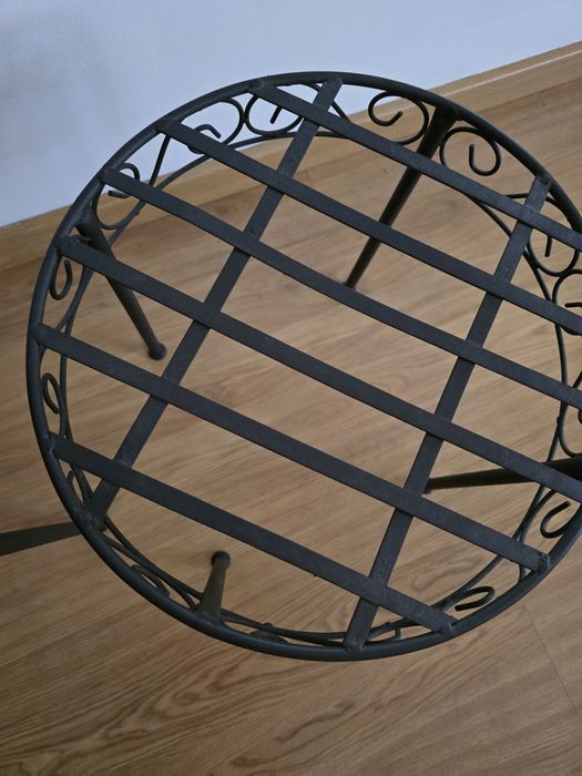 Cadeira em ferro e banco