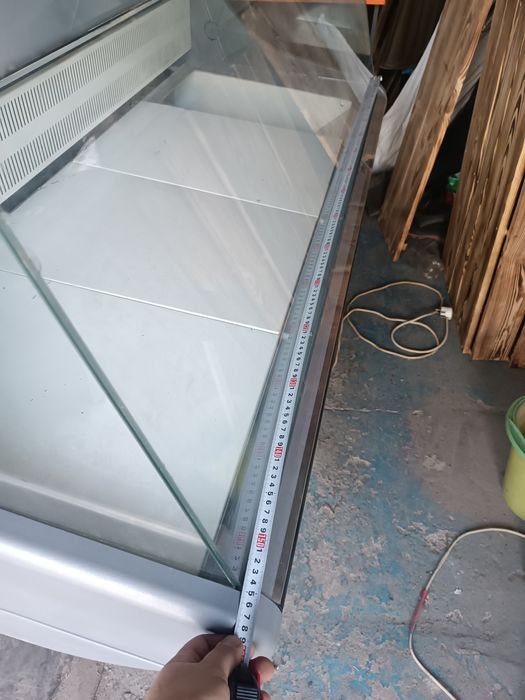 Продам ковбасну холодильну вітрину
