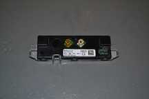 AUDI A4 B8 A5 WZMACNIACZ ANTENOWY 8K5035225AA