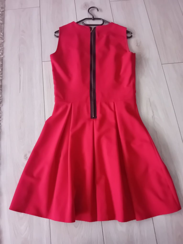 Śliczna czerwona sukienka rozm.40 (sylwester, wesele)