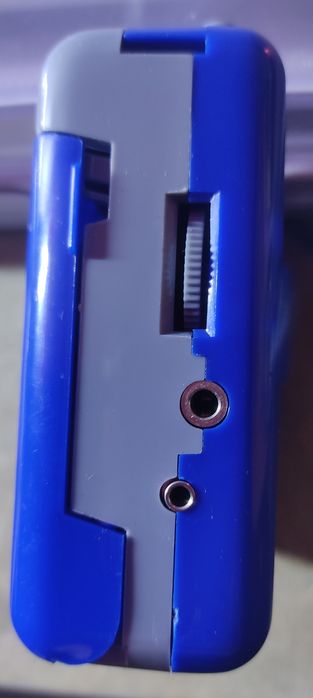 Walkman Azul Vintage a Trabalhar