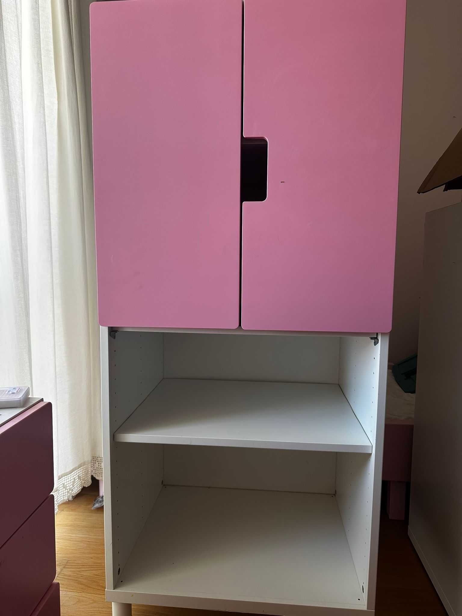IKEA movél - modelo STUVA, altura 128cm