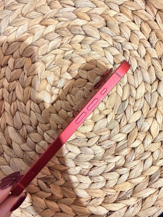 iPhone 13 - Product RED