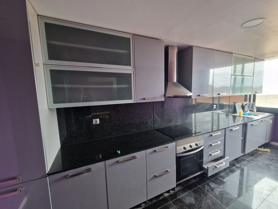 Cozinha semi nova totalmente equipada