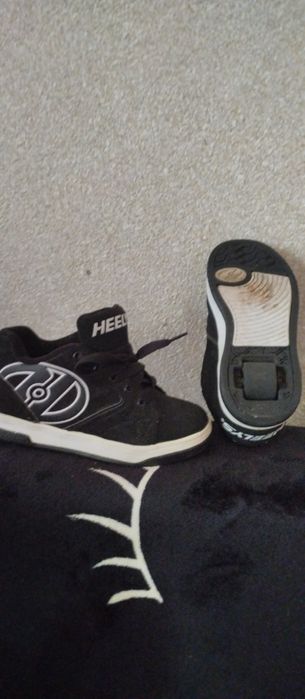 Heelys кросівки в гарному стані 32 розмір 19см