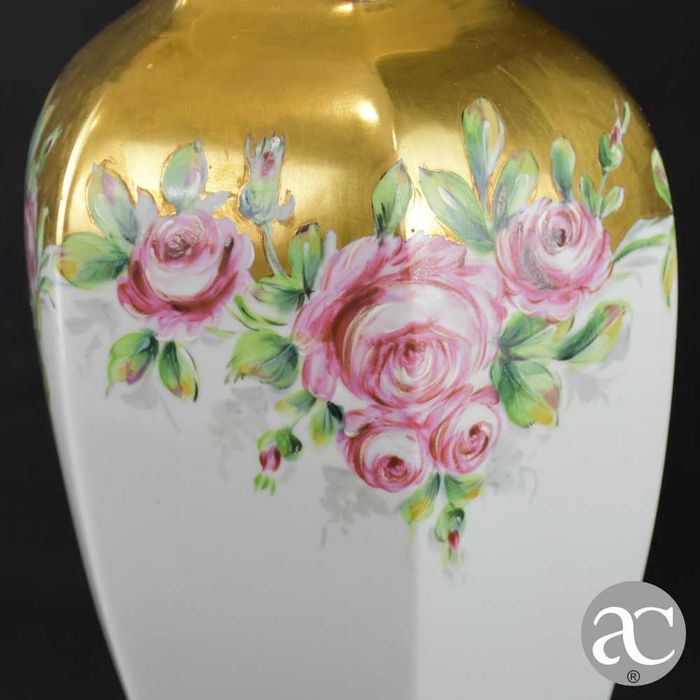Pote com tampa hexagonal porcelana Artibus, pintado a ouro e à mão