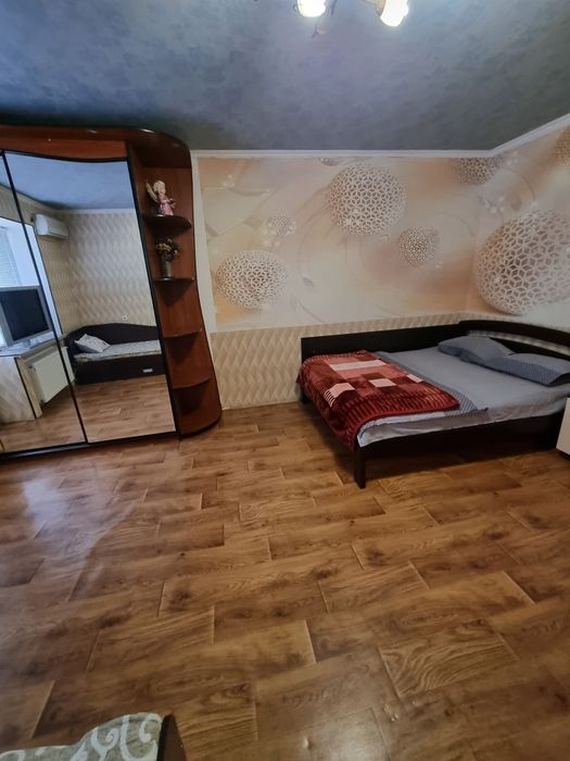 Здам подобово квартиру в самому центрі міста,ціна 700 грн с человека,