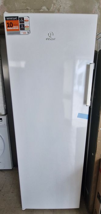 Arca congeladora  vertical indesit no frost