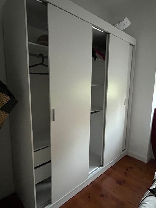 Vendo 2 roupeiros juntos ou separados