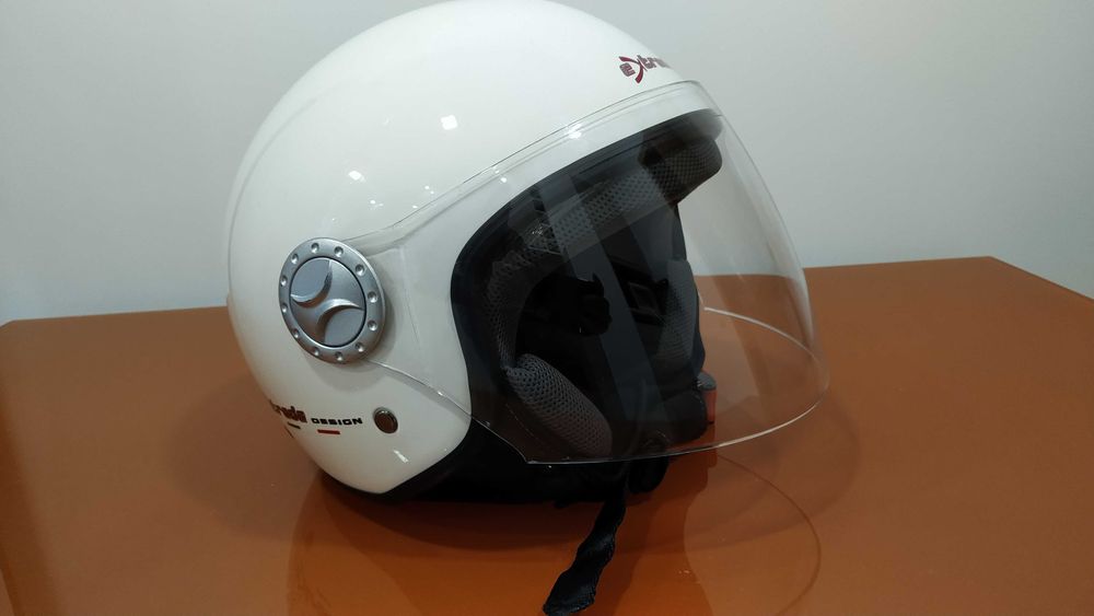 Capacete modelo retro