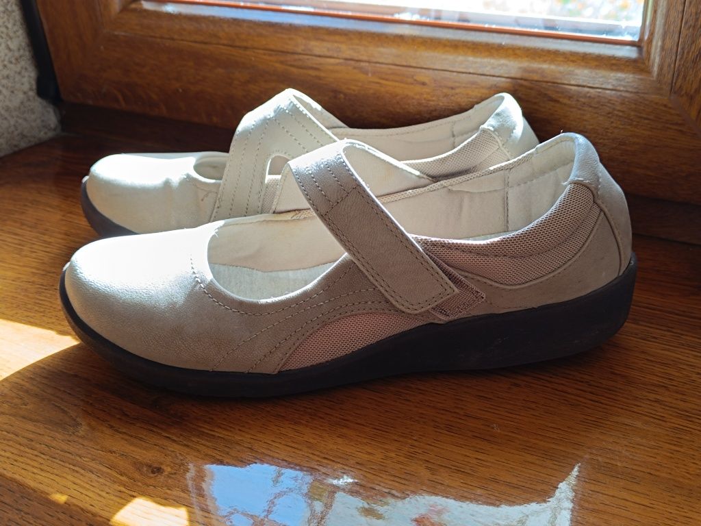 Жіночі мокасини Clarks