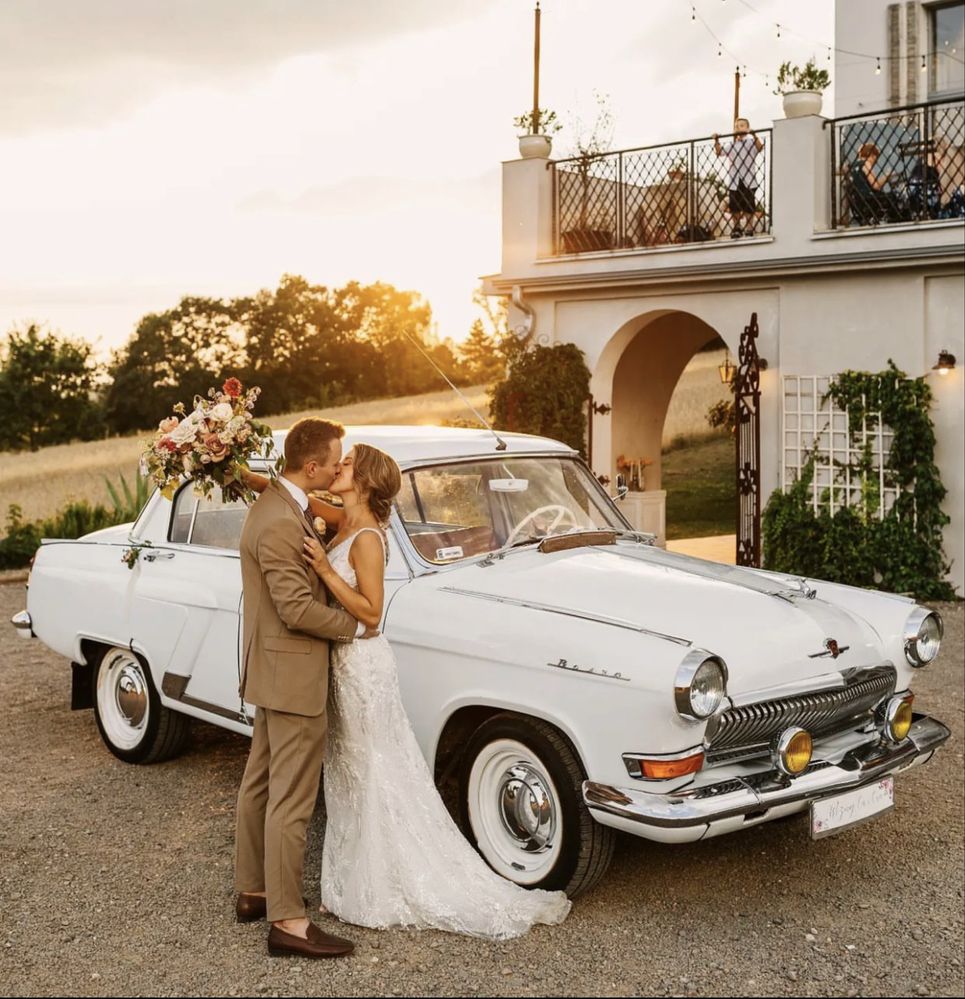 Wołga Lincoln auto samochód do ślubu wesele retro wedding klasyk
