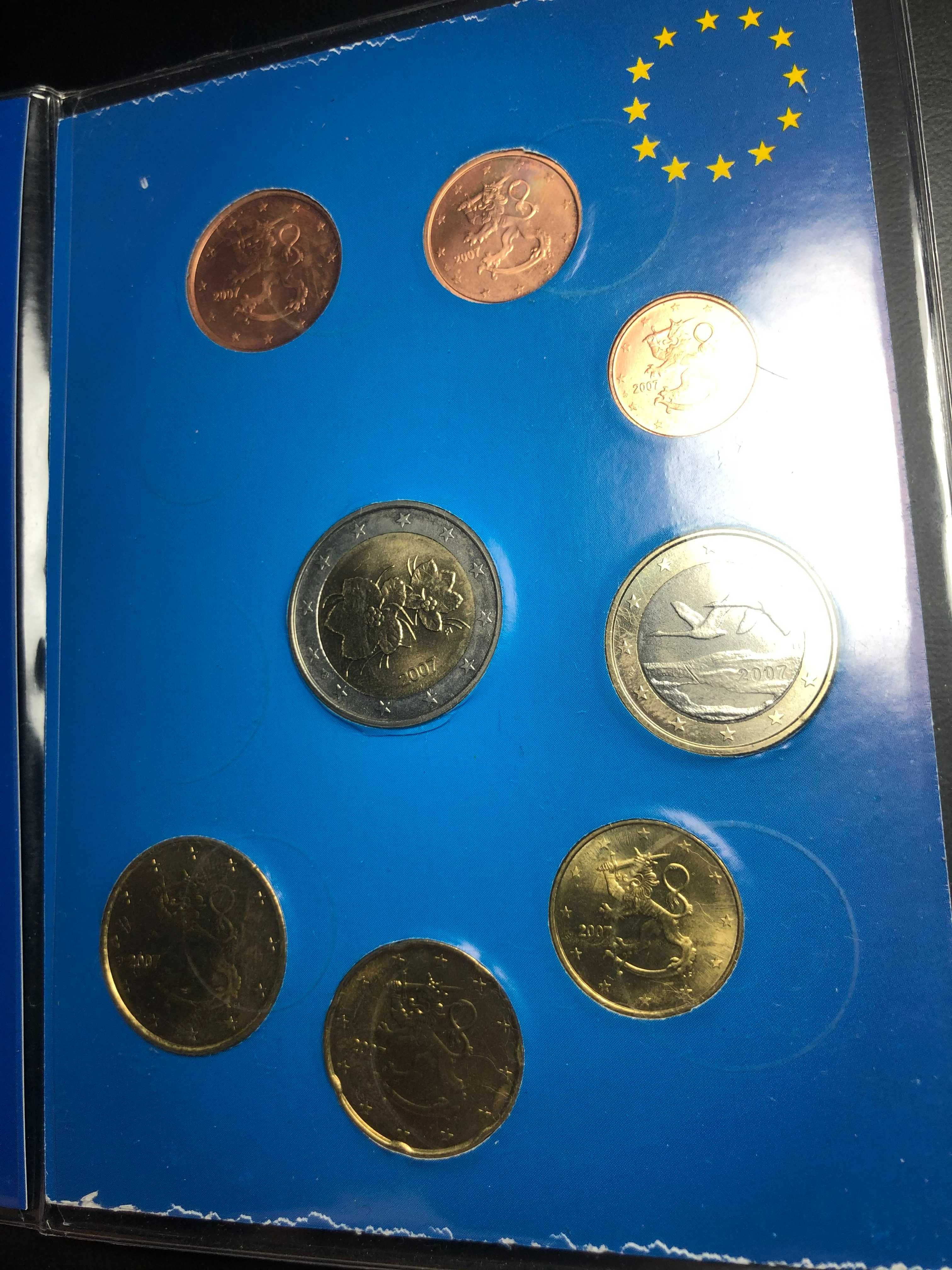 Sets Anuais de vários Países e de vários Ano todas em estojo