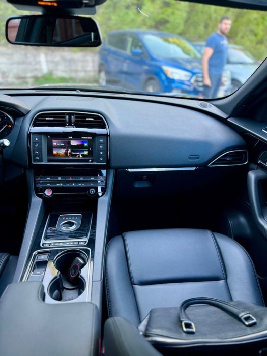 Jaguar f pace терміново!