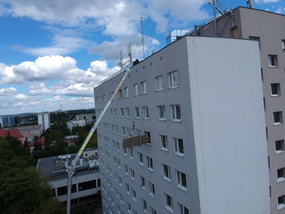 Widły chwytak uniwersalne fotowoltaika blacha płyty dźwig dekarski