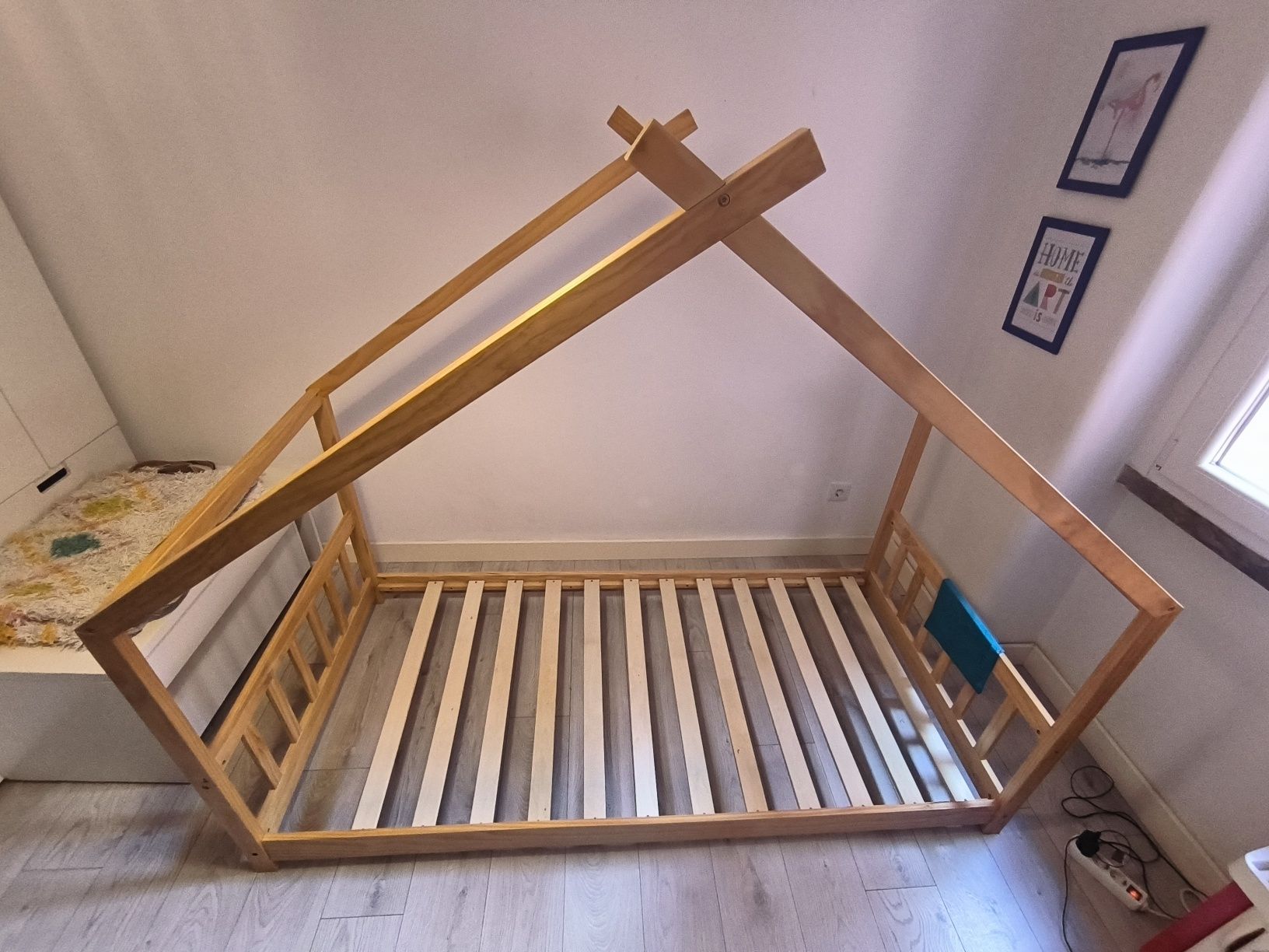 Cama de chão infantil madeira