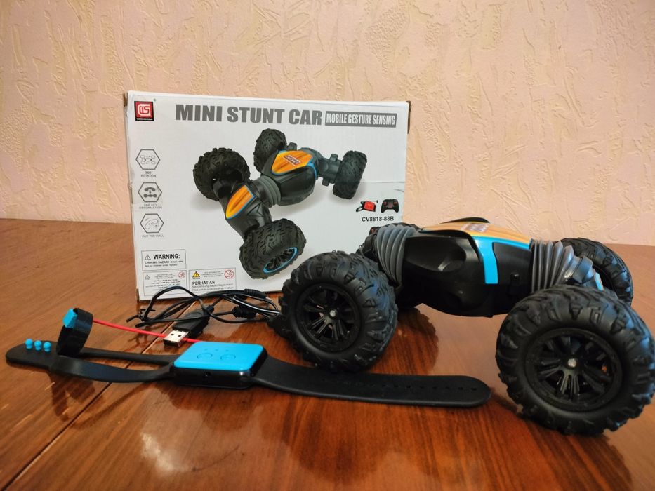 Трюкова машинка на пульте управления