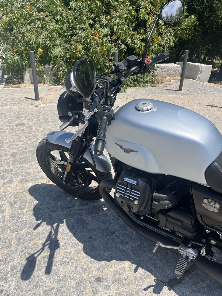 Moto Guzzi V7 Stone 850