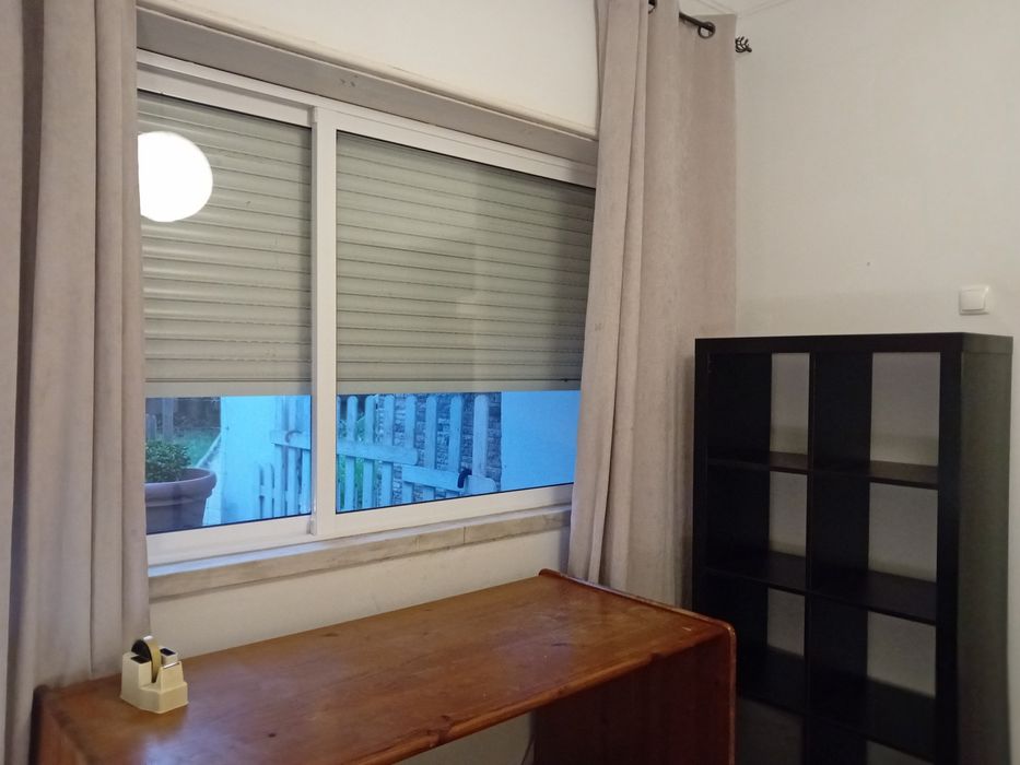 Alugo quarto em Tercena