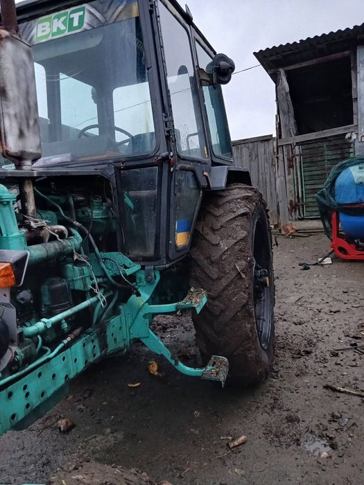 Трактор ЮМЗ 6 в робочему стані