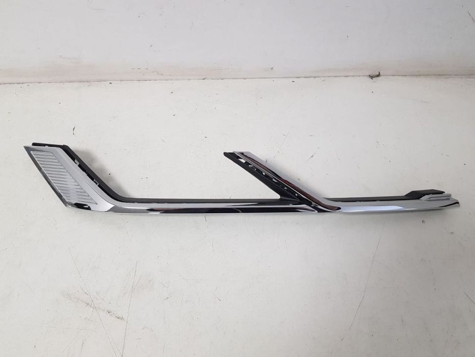 VW TOUAREG 18-23 CHROM NAKŁADKA REFLEKTORA ZDERZAKA LAMPY PRAWA DOLNA PRAWY PRZÓD PRZEDNIA nowa
