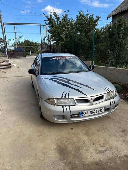 Продам Митсубиси харизма