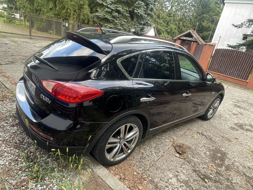 Infiniti EX30d 2011