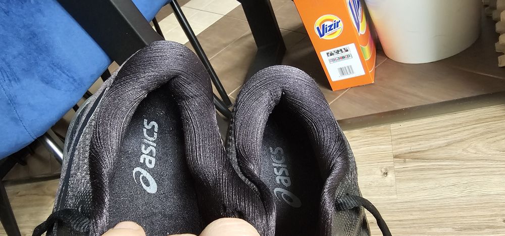 Asics Gel-Nimbus 23 damskie buty do biegania rozmiar 39,5 wkładka 25,5