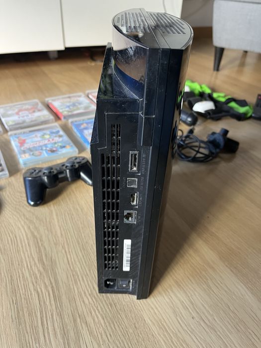 PS3 Excelente Estado c/ 2 comandos + Move Fitness, SingStar e Jogos