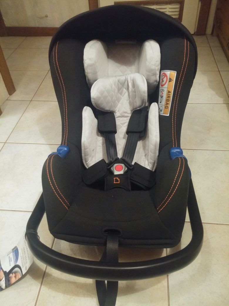 Fotelik 0-13 Takata mini ADAC isoFix
