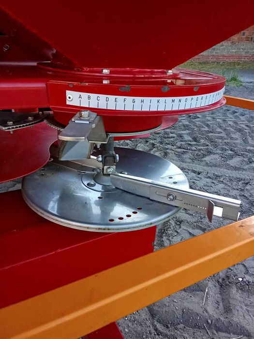 Włoski rozsiewacz "Agrex" XPL 1200 nowy (po pokazowy)