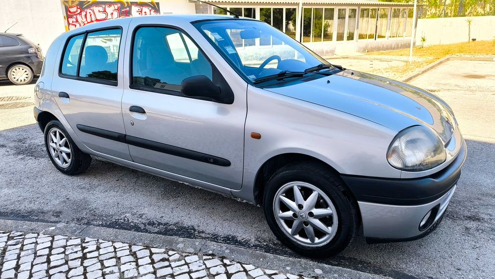 Renault Clio 1.2 RT muito bom estado